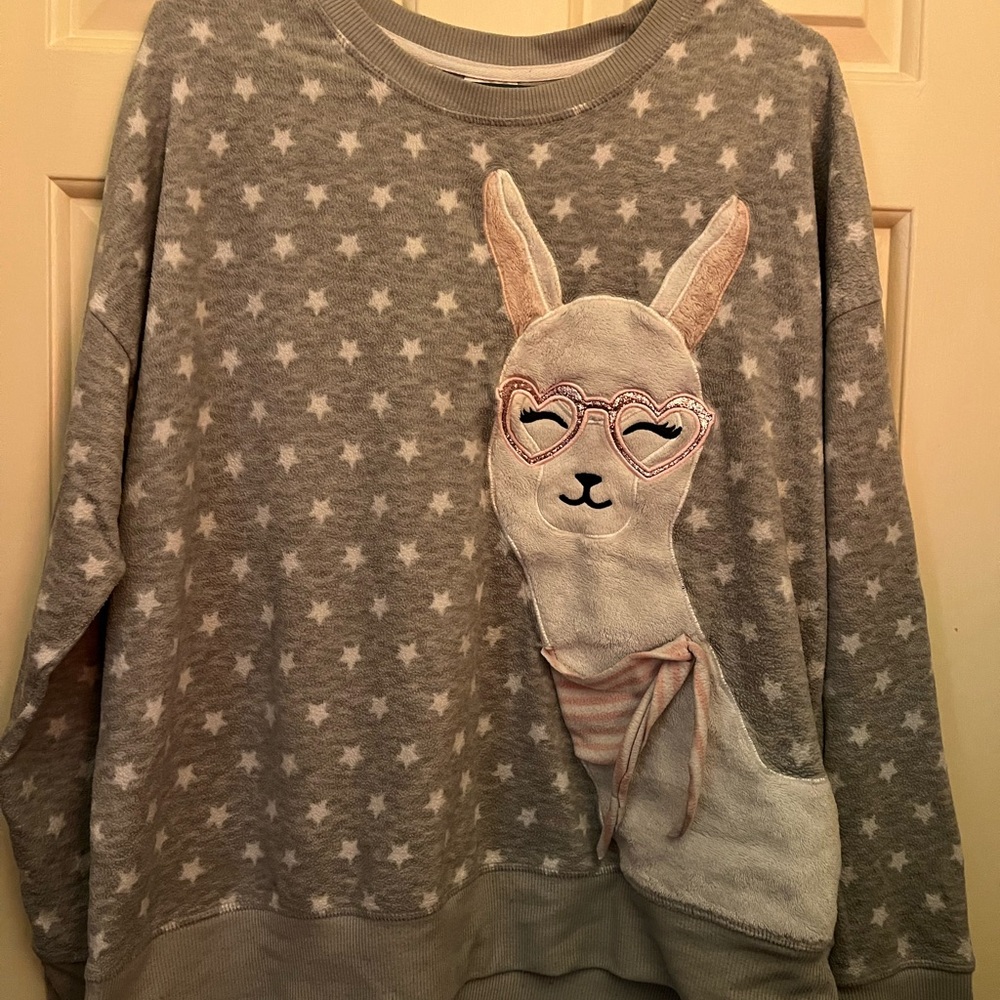 Secret Treasures Gray Star Llama Pullover Pajama Top